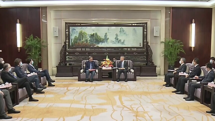 沈晓明会见西班牙共产党主席森特利亚一行