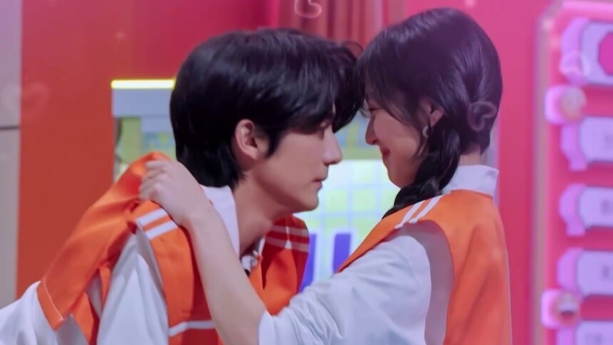 张新成情话技能满分 跳远扑在孙千怀里好甜