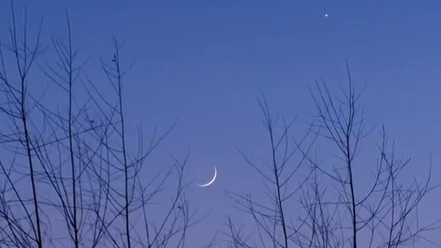 今天傍晚浪漫天象金星伴月上演