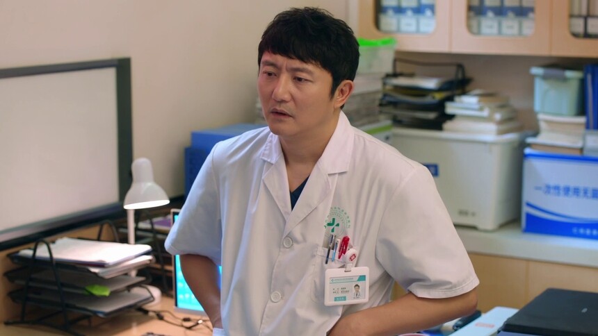 路清奇告诉王扬鸣违规手术将会造成的不良后果，王扬鸣表示自己只是救人心切