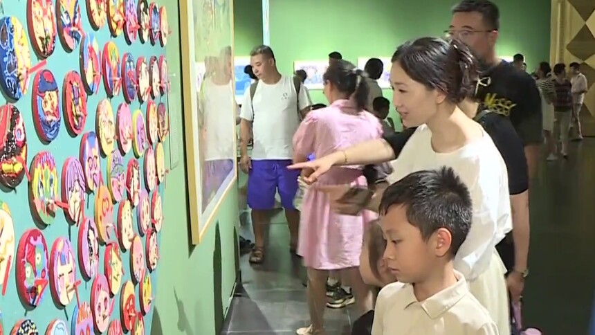 单日3.1万人次！长沙李自健美术馆接待量创新高：第2届湖南少儿美术作品双年展 4000余件孩童作品亮相