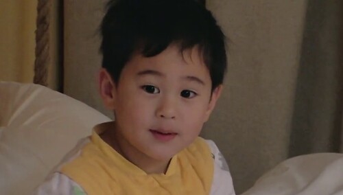 亲妈行为再加一！马君妍用英语终结马立奥提问