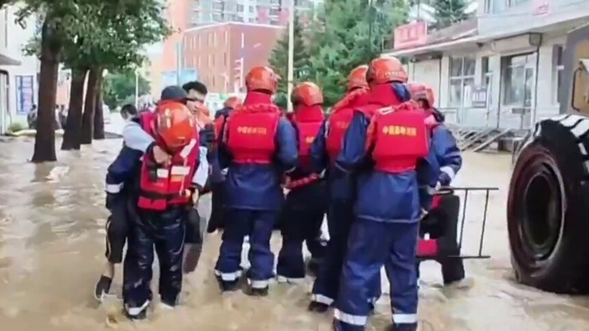 哈尔滨森林消防：争分夺秒抗洪抢险
