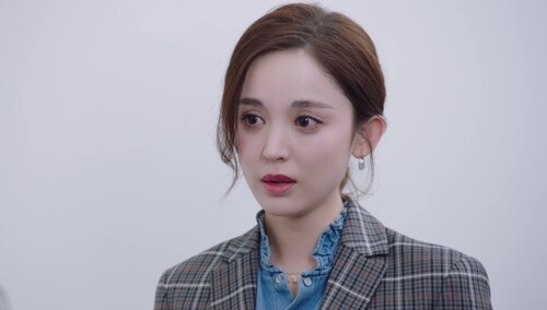 《无与伦比的美丽》第31集看点：情敌和余佳恩宣战