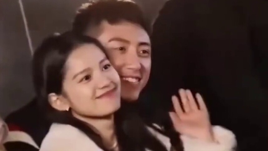 嗑到了！黄景瑜张婧仪杂志合体大片曝光