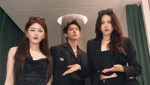 赵露思王安宇曾黎分享共舞视频 熟人互动超快乐