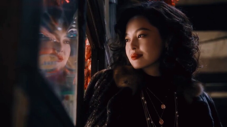 望周知，港风真不是烫个头画个红嘴唇就能行的！蕾子international气质全开