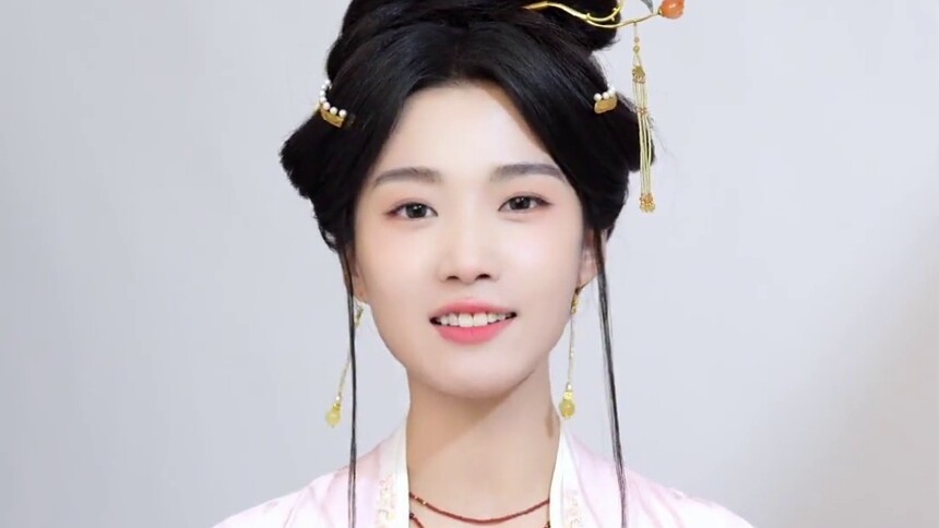《五福临门》开机小视频：卢昱晓祝愿有福同享