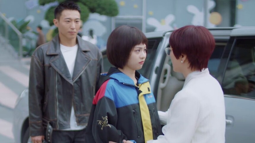 谭莎莎妈妈及时赶到送别莎莎