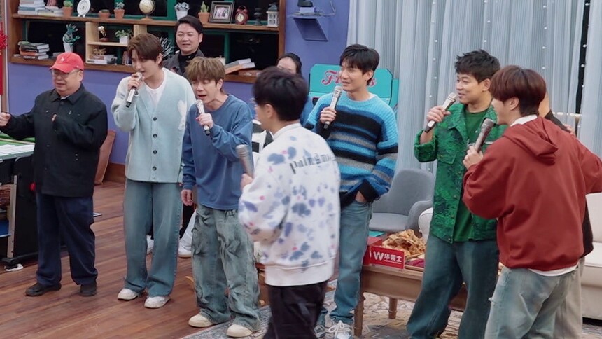 《快乐老友记》2月2日看点：厚米团家属小年惊喜做客！张远收到神秘任务当场落泪？