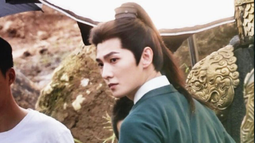 杨洋《雨霖铃》曝骑马路透 骑术精湛潇洒帅气