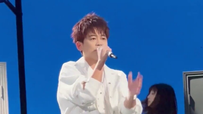 《你好，星期六》动感地带芒果卡竖屏直拍：苏醒全开麦稳稳演唱