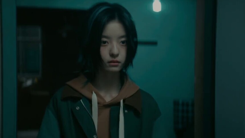 刘雨珊换灯泡看见奇怪老人