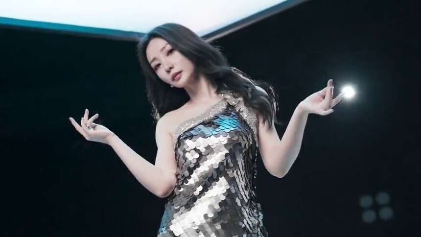 COSMO梦幻星河大片·柳岩