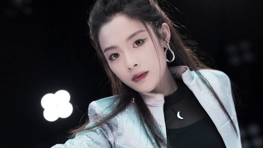 COSMO梦幻星河大片·陈丽君