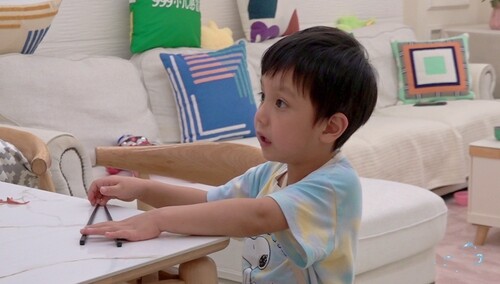 段琼武桐晞母子对抗局上演！武艺家吃饭顺便演了个小品