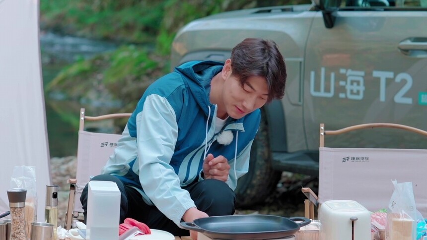 爆笑！张亮煎鸡蛋居然翻车了！