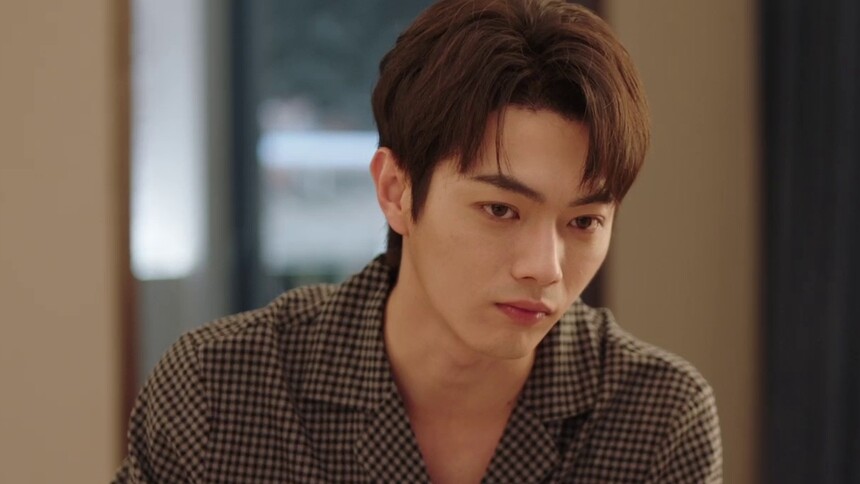 生日卡上线！韩廷使用男朋友特权贴贴纪星