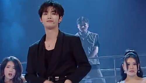 丁程鑫《楼外楼》直拍