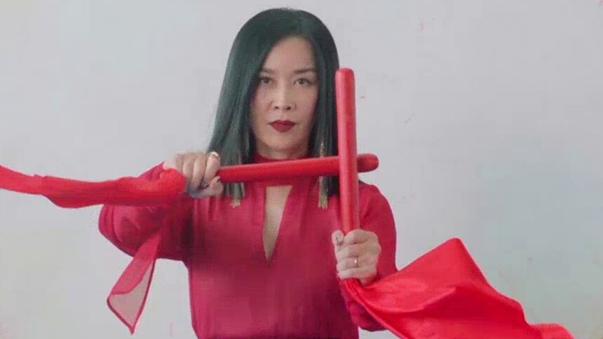 《歌手2024》“中”气十足过端午：那英打龙鼓超飒 凡希亚学插花尽显优雅