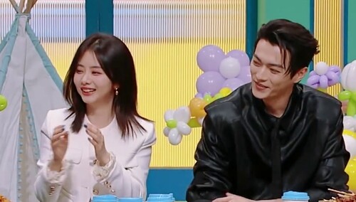 谭松韵许凯好六街嗨吃不停 蔡文静对丁程鑫贴脸开大