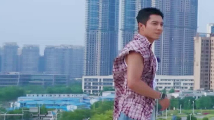 彩蛋：韩东君天台模仿秀，万妮达超捧场！