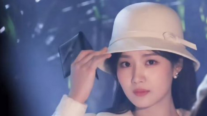 卢昱晓《轧戏》新路透 民国造型清冷文艺