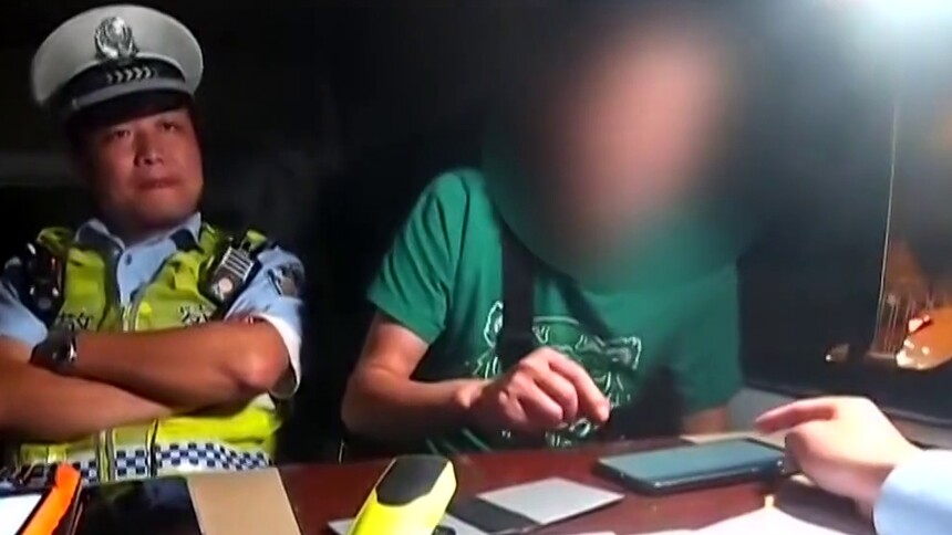 一起来看法：交警查获“糊涂家长” 深夜醉驾载着六岁娃