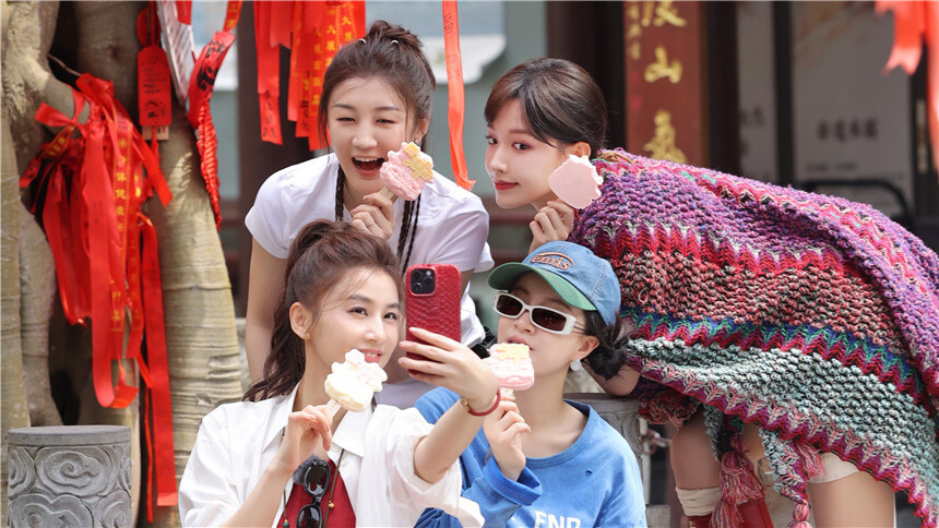 是女儿是妈妈第二季 会员彩蛋第8期：黄圣依李嘉格陈梦集体回应离谱谣言 程潇自曝拉黑妹妹轶事