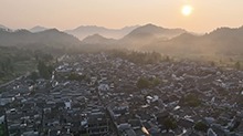 安徽西递：白墙黛瓦间 徽韵意悠长