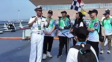 湛江舰参观者：我们的海军一天比一天强大