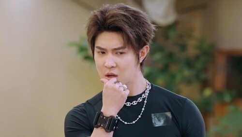 马伯骞放油！章若楠快闭眼