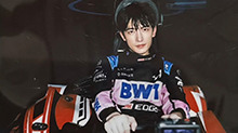 杨洋工作室分享卡丁车造型 拍立得定格少年鲜活感