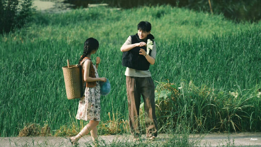 年代感十足！王影璐辛云来《小芳出嫁》片场同框