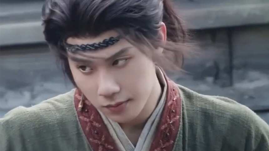 周奇《一点浩然气》路透 片场神态尽显随性真实