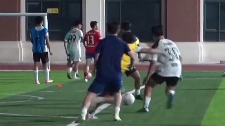 “湘超”来了 湘潭球迷“球球”：换种方式为家乡出力