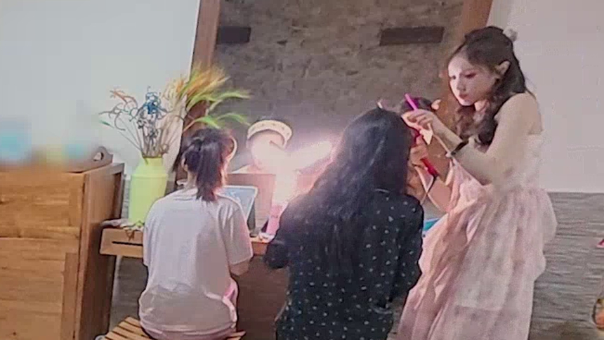 花儿与少年·同心季 超长花絮第3期：张雅琪化身花少团“出纳” 三姐妹美妆小课堂情绪价值拉满