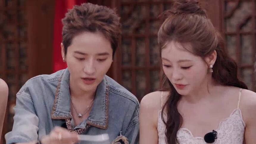 祝绪丹品醋五官乱飞