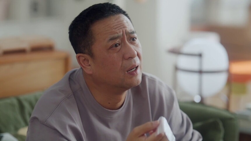 刘果宝偷爸爸头发验DNA被发现，爸妈无语质问