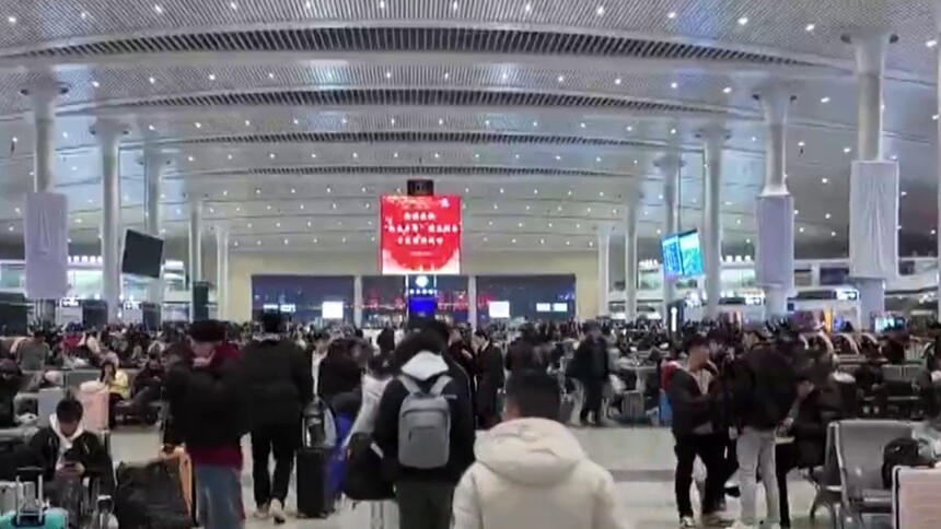 夕发朝至 新疆乌鲁木齐至阿克苏增开直达特快列车