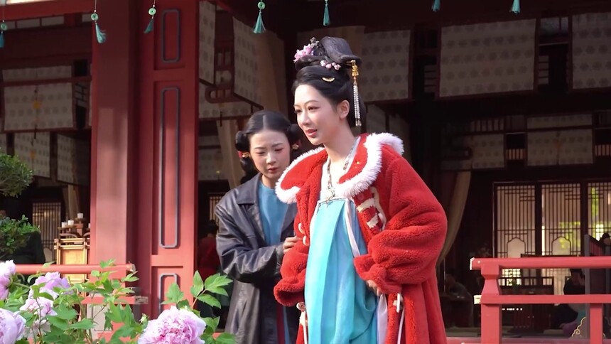 《国色芳华》花宴：刘府花宴兵荒马乱 戏里戏外好笑连连