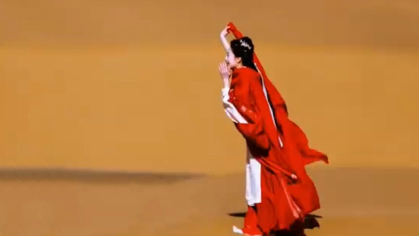 邓恩熙《花开锦绣》红衣路透 古风雅韵飘逸灵动