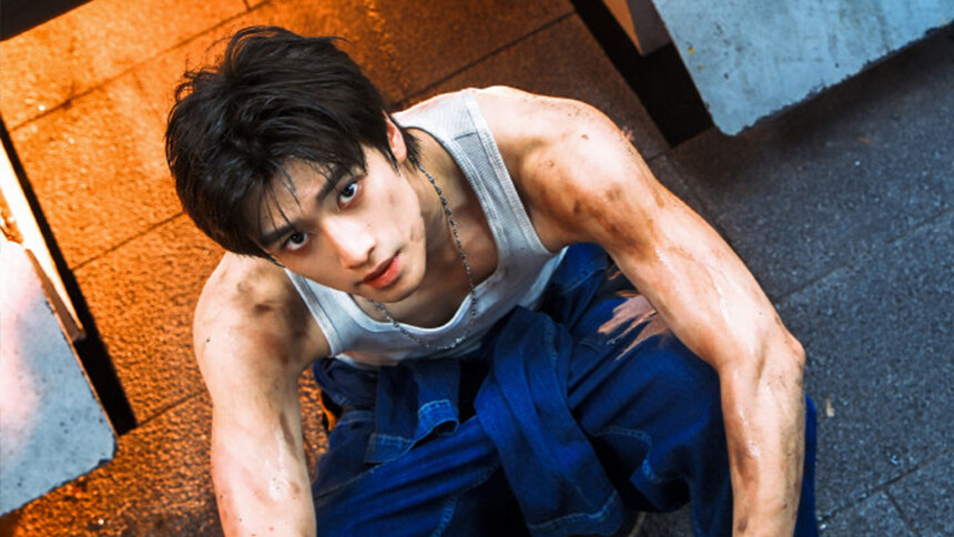 张康乐分享九宫格帅照 肌肉线条张力满分