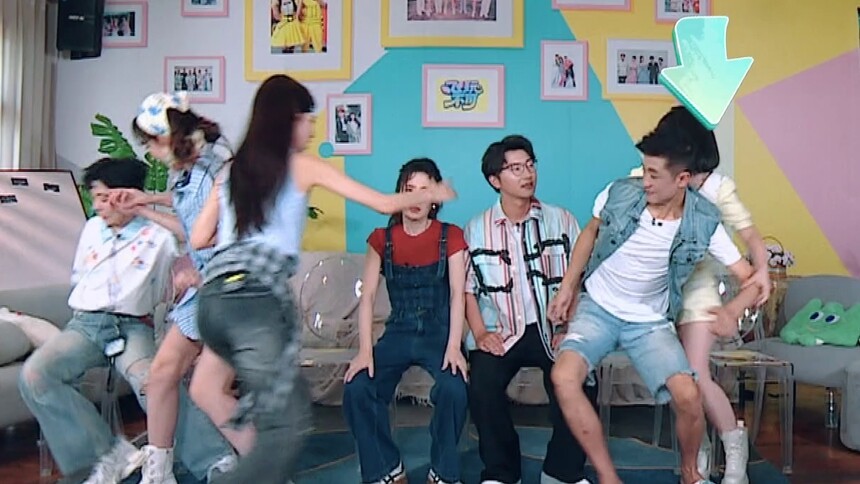 密谋互换座位？E哥喜提首位淘汰者