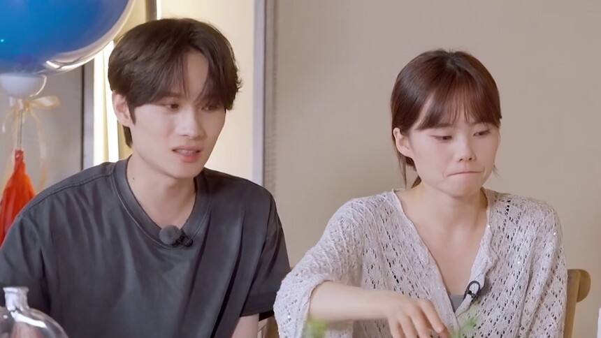 我家那闺女2025 加更版第12期：苏晓彤送惊喜礼物感动妹妹 井迪倾听家人手写信温情落泪