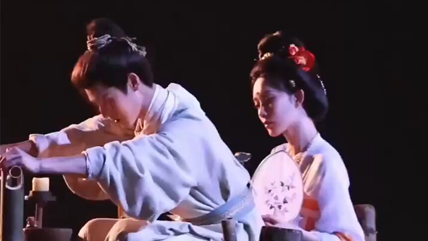 孟子义李昀锐新剧路透释出 夜色小船互动甜蜜又浪漫