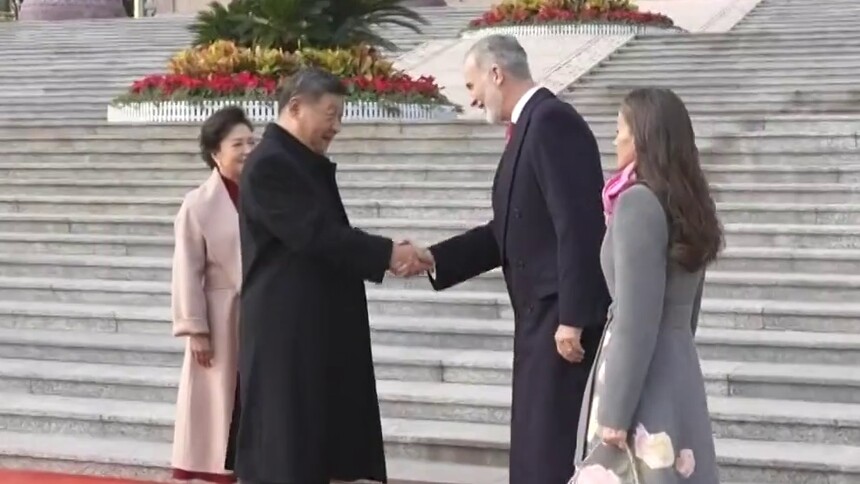 习近平举行仪式欢迎西班牙国王访华