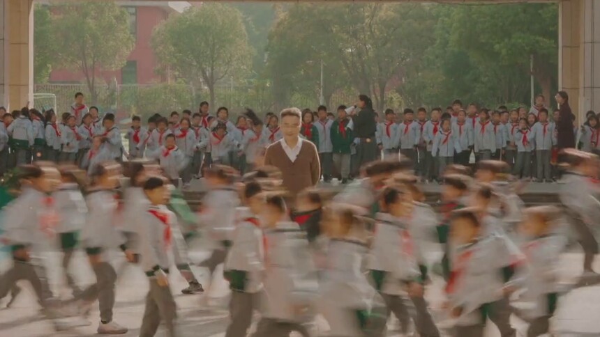 作家祁智把一个人的故事，变成千万人的勇气