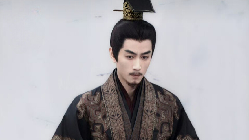 陈晓《秦谜》片场新路透 帝王扮相俊朗霸气