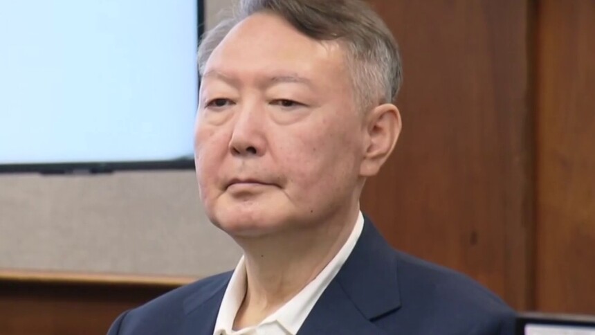 “金建希特检组”以涉嫌受贿起诉韩国前总统尹锡悦